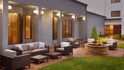 Courtyard Charlotte SouthPark