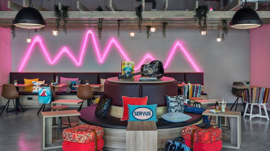 Moxy Munich Ostbahnhof Exterior