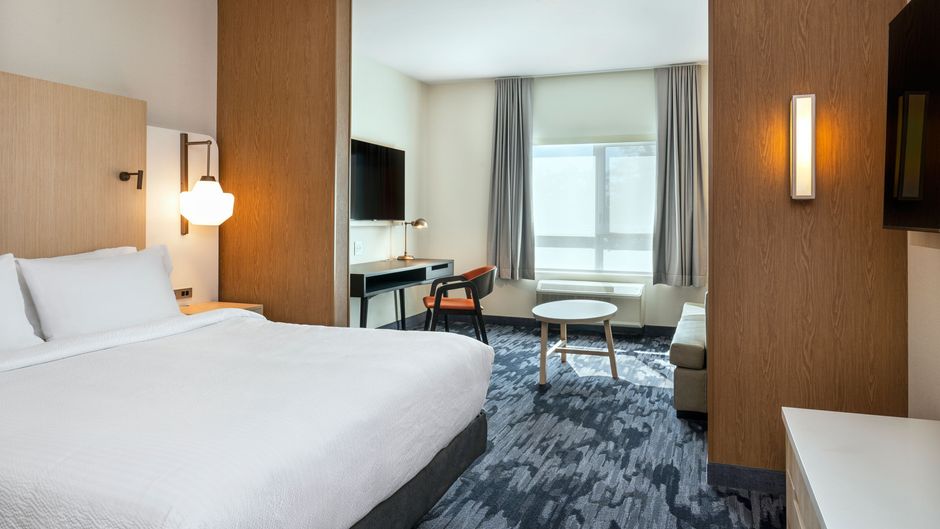 Fairfield Inn & Suites North Bay Suite