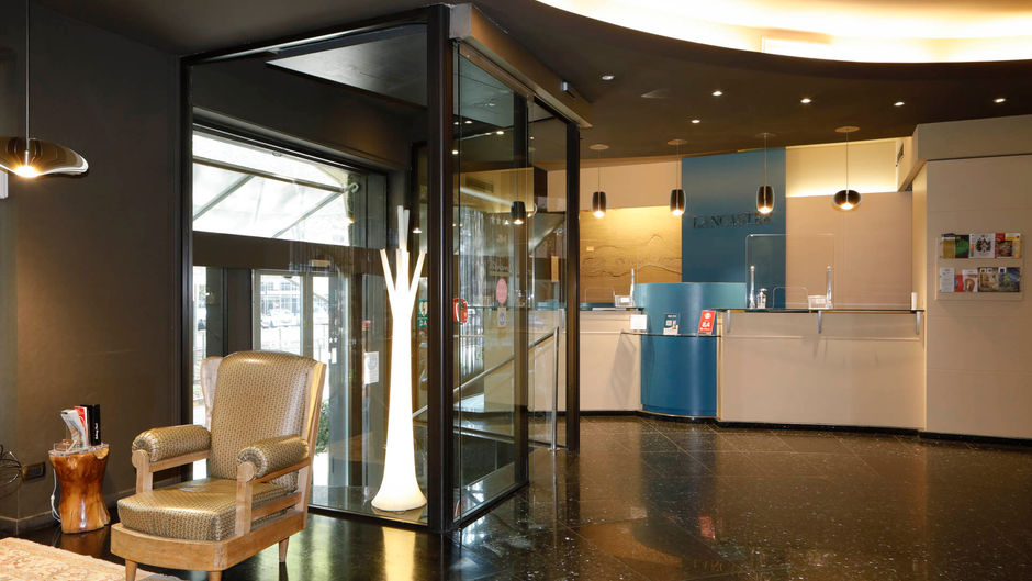 Lancaster Hotel Lobby