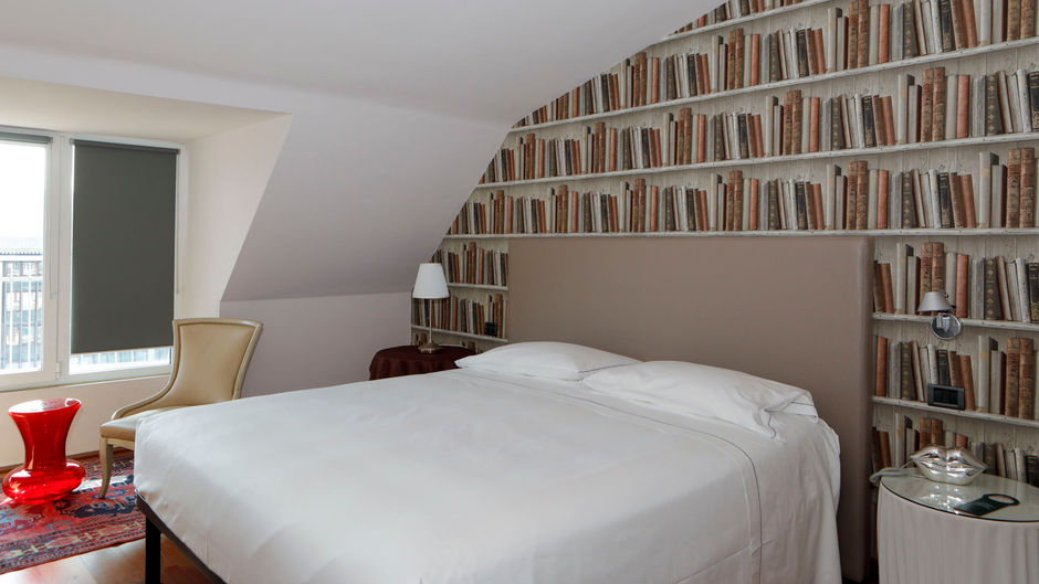 Lancaster Hotel Room