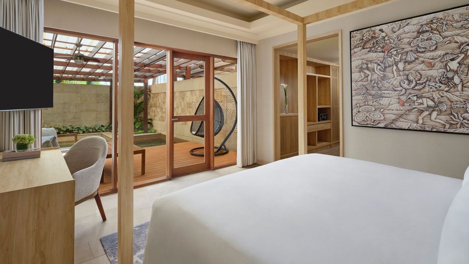 The Ritz-Carlton Jakarta, Mega Kuningan Pool