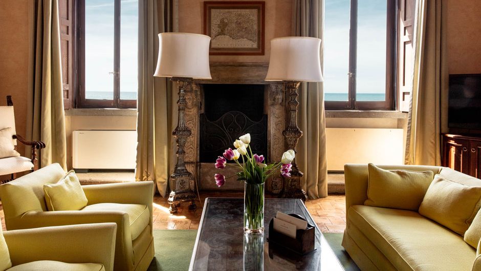 La Posta Vecchia Hotel Suite