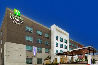 Holiday Inn Express & Suites Stafford NW