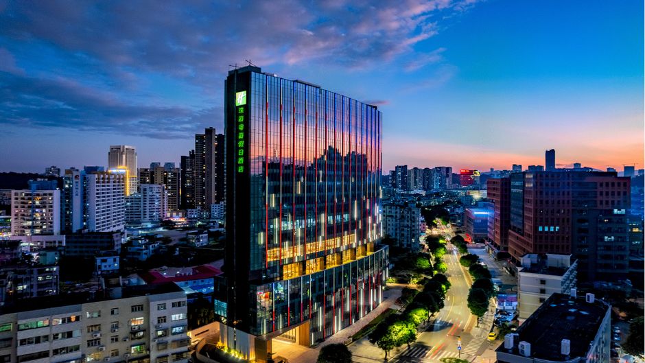 Holiday Inn Zhuhai City Center Exterior