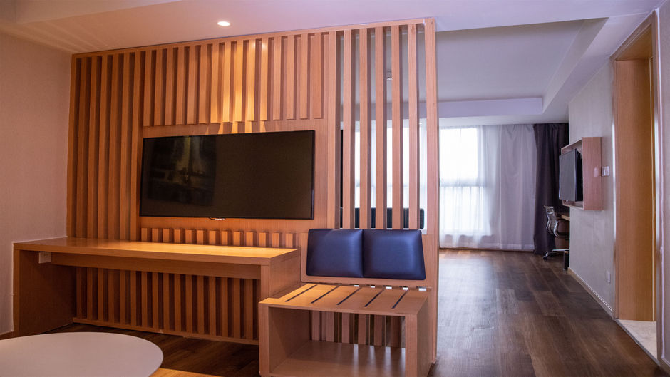 Holiday Inn Exp Zhangjiakou Park View Suite