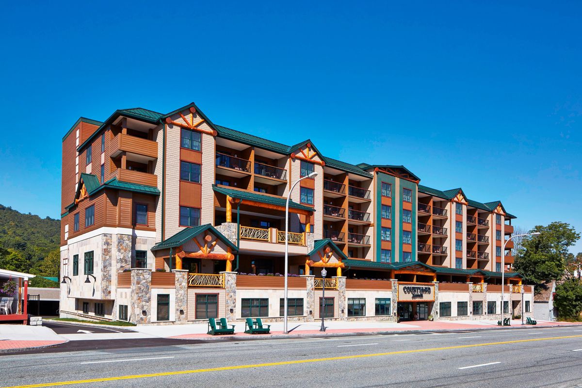 Courtyard by Marriott Lake First Class Lake NY Hotels