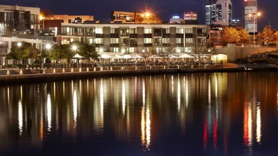 East Perth Suites Hotel Exterior