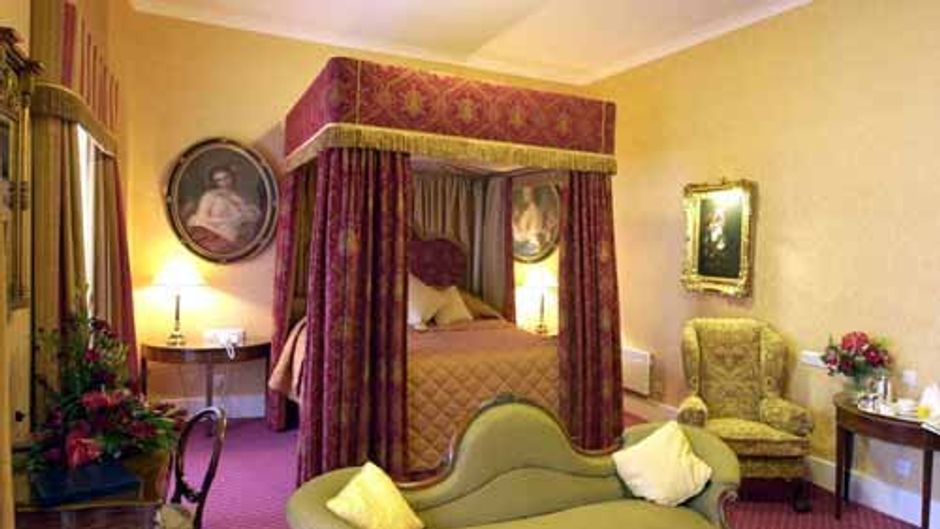 Royal Highland Hotel Suite