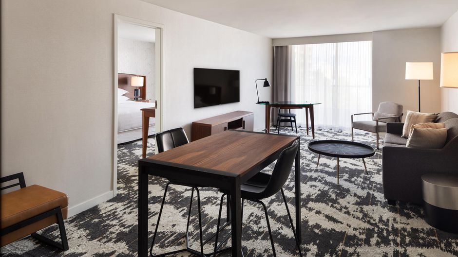 Sheraton Vancouver Airport Hotel Suite