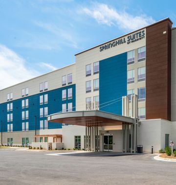 Springhill Suites Airport Lake Pointe