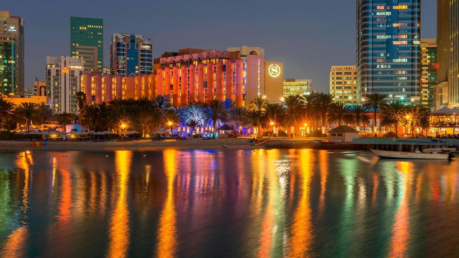Sheraton Abu Dhabi Hotel & Resort Exterior