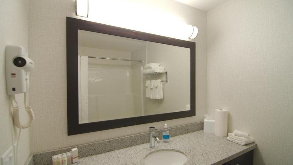 Paradise Inn & Suites Redwater Room