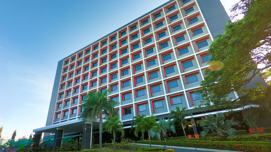 Holiday Inn Express Port Moresby Exterior