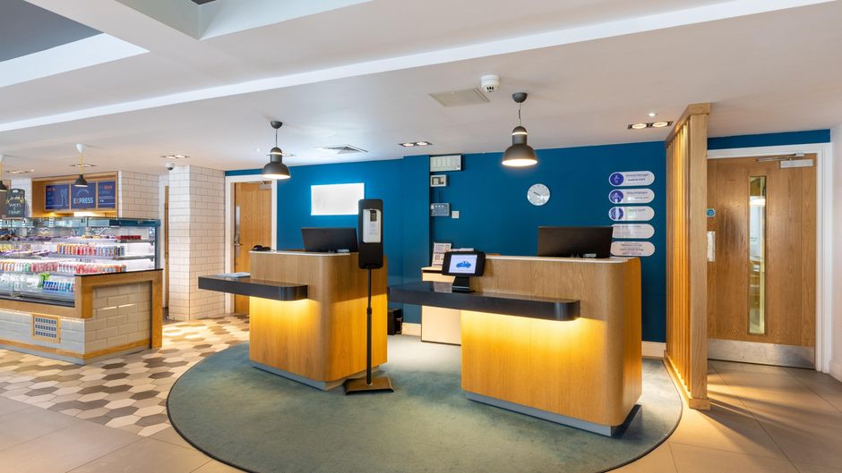 Holiday Inn Express Aberdeen City Centre Lobby