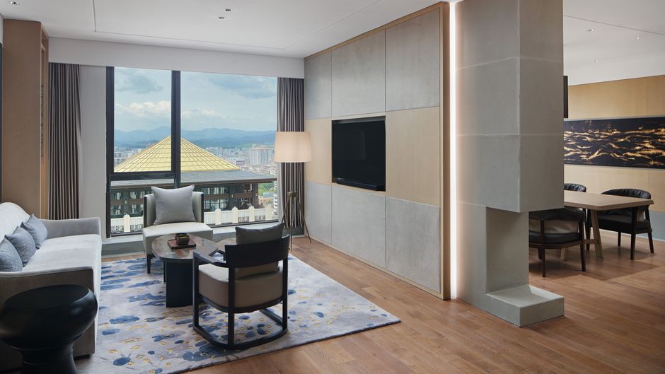Sheraton Yunfu Xinxing Hotel Suite