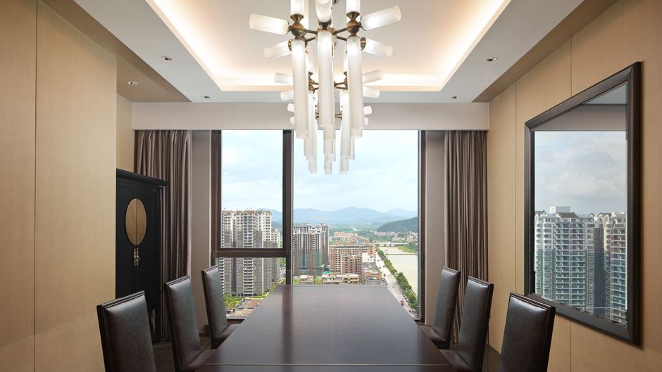 Sheraton Yunfu Xinxing Hotel Suite