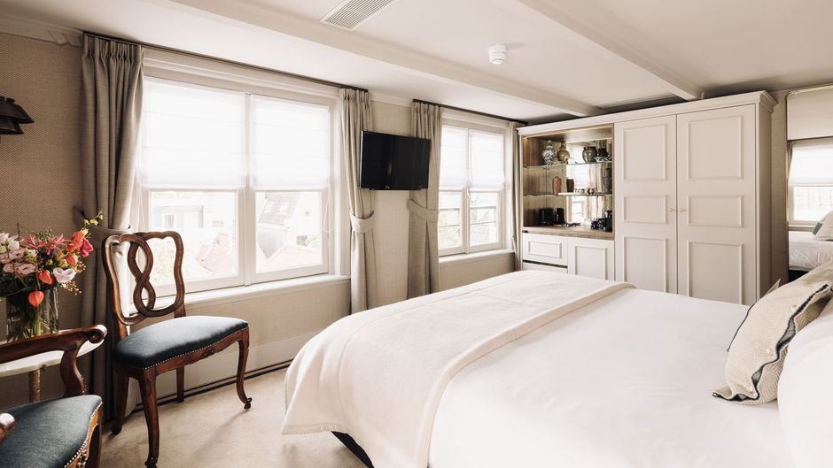 Seven One Seven Room