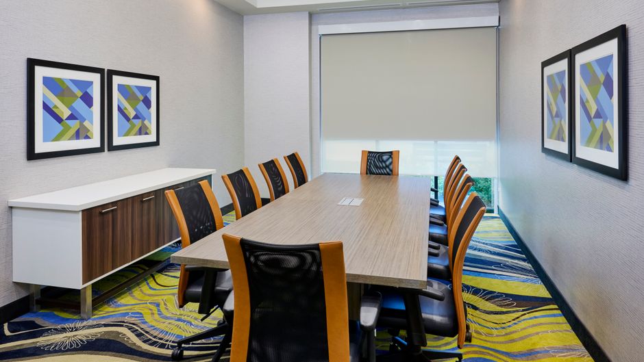 Holiday Inn Express & Suites Brantford Meeting