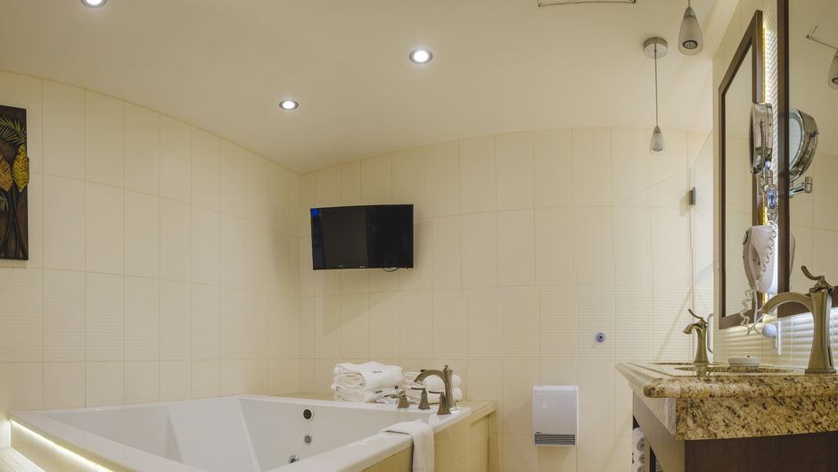 Le Montagnais Hotel Room