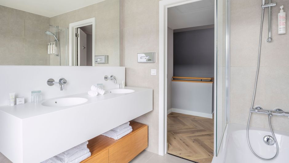 Marriott Exec Apts European Quarters Room