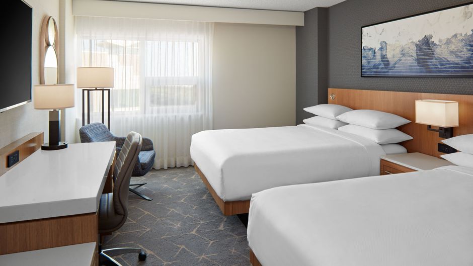 Delta Hotels Calgary Airport In-Terminal Room