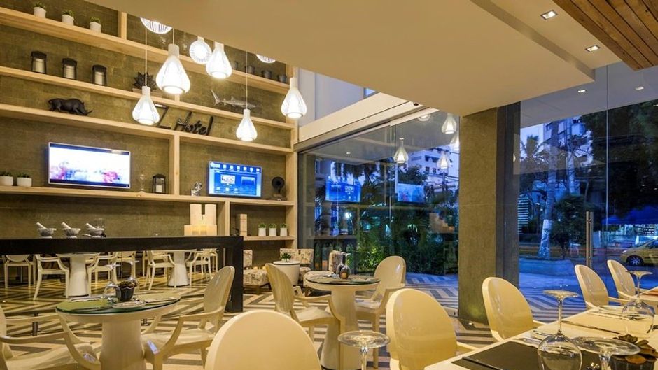 OZ Hotel Restaurant