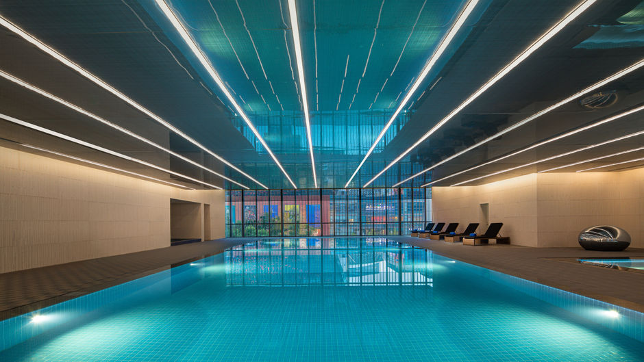 HUALUXE Changfeng Park Pool