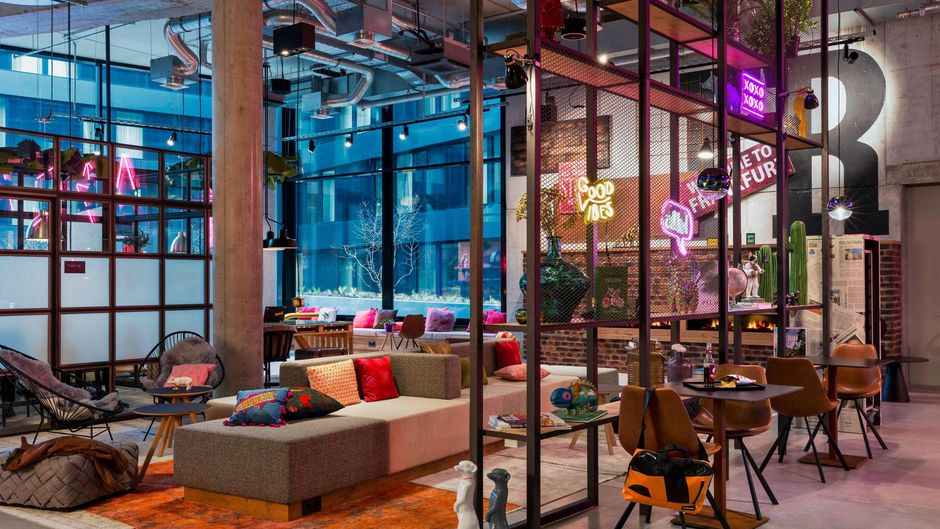 Moxy Frankfurt City Center Exterior