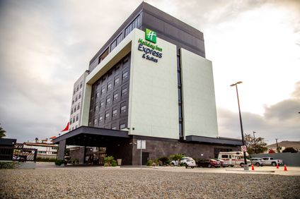 Holiday Inn Express/Stes Ensenada Centro