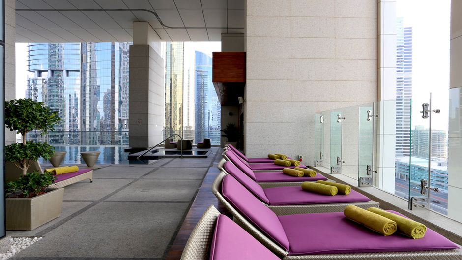 voco Bonnington Dubai Pool