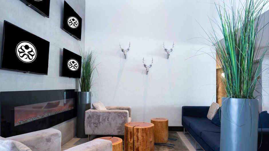 Sandman Signature Hotel & Suites Lobby