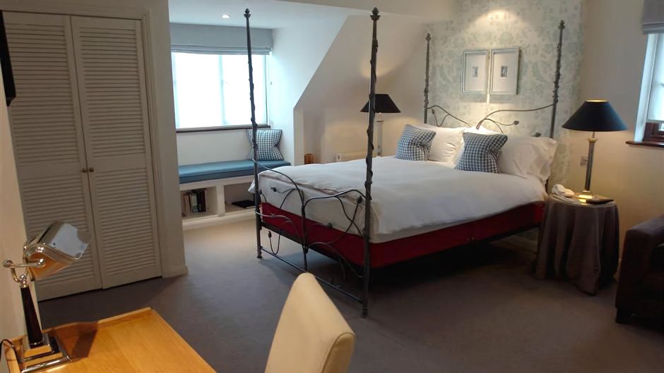 Manor Hotel Room
