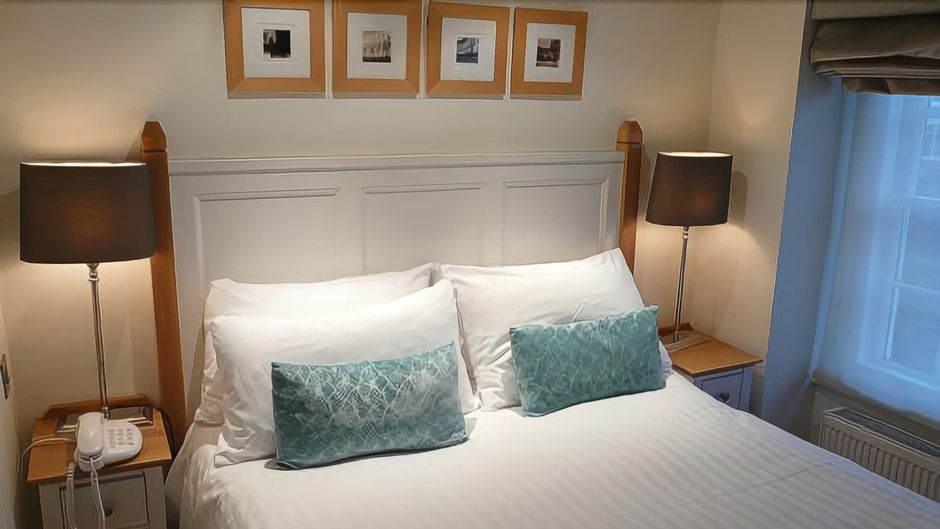 Manor Hotel Room