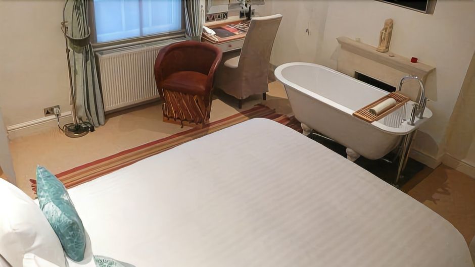 Manor Hotel Room