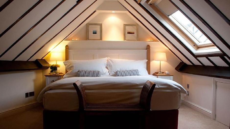 Manor Hotel Room