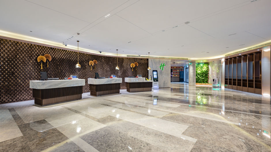 Holiday Inn Shanghai Huaxia Lobby