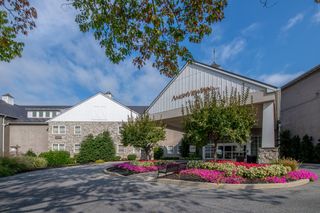 AmishView Inn & Suites
