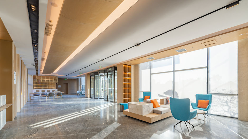 Holiday Inn Express Luzhi Exterior