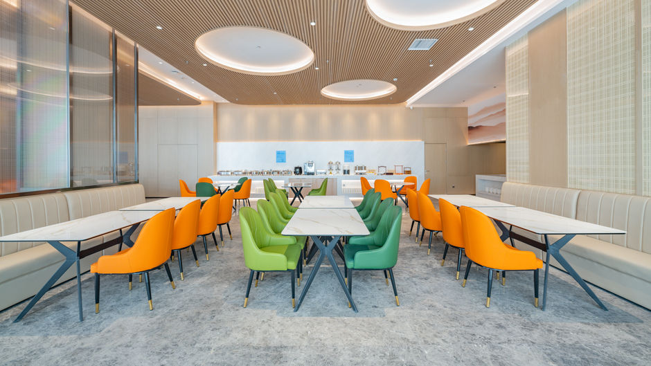 Holiday Inn Express Luzhi Restaurant
