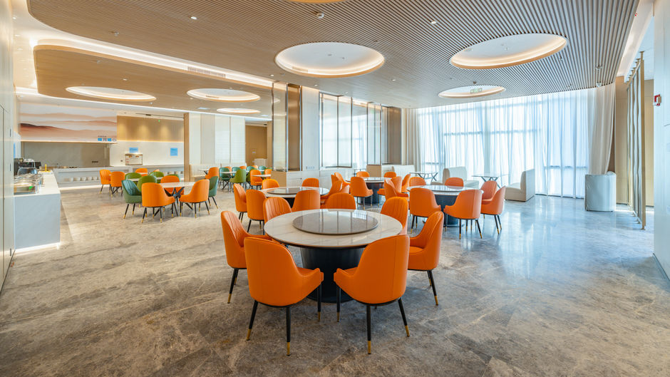 Holiday Inn Express Luzhi Restaurant