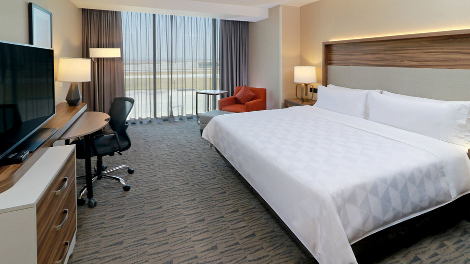 Holiday Inn Felipe Angeles Airport Room