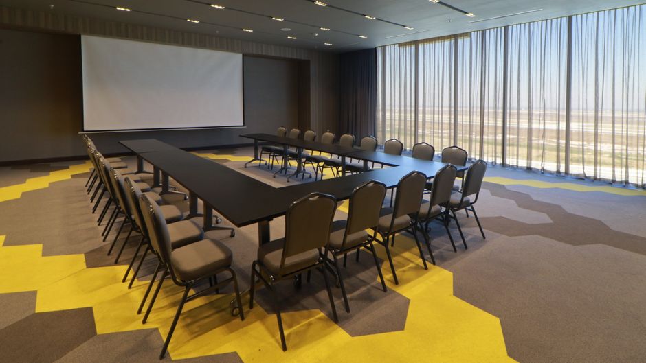 Holiday Inn Felipe Angeles Airport Meeting