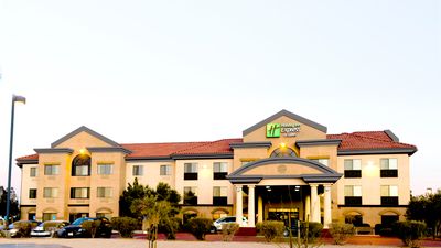 Holiday Inn Express Hotel & Suites