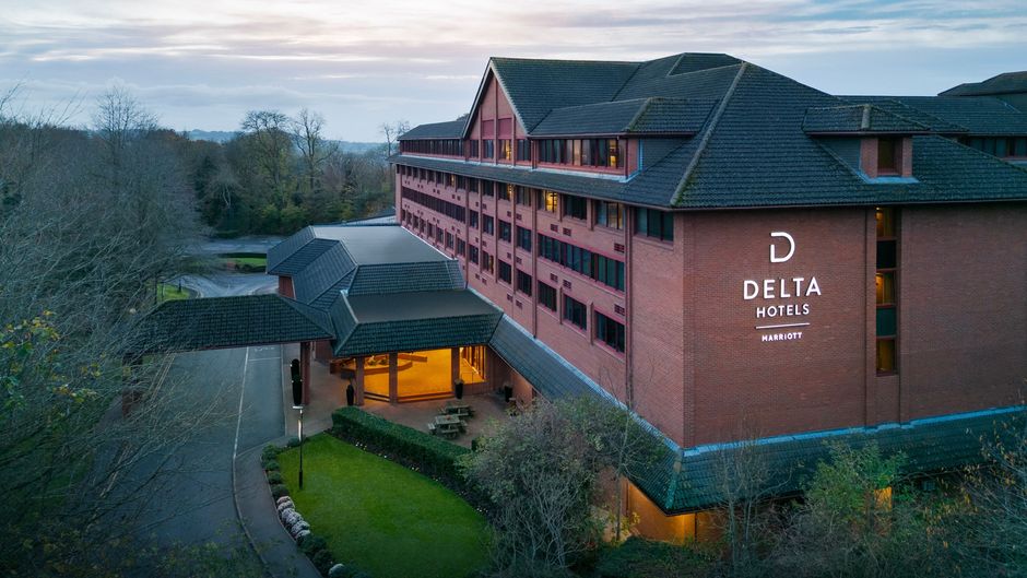 Delta Hotels Swindon Exterior