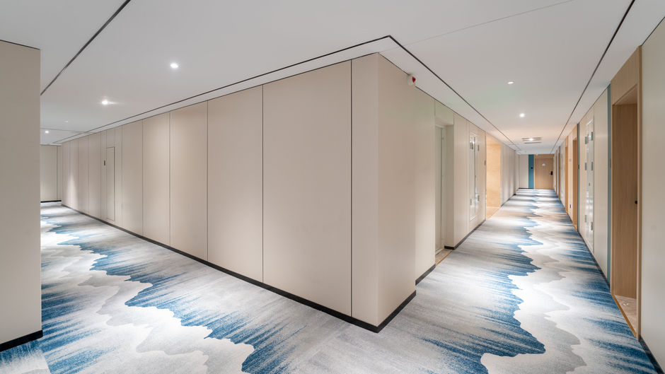 Holiday Inn Exp Qingdao NW Coast Lobby