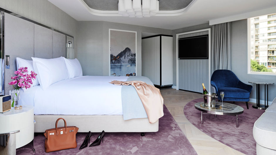 Royce Hotel Suite