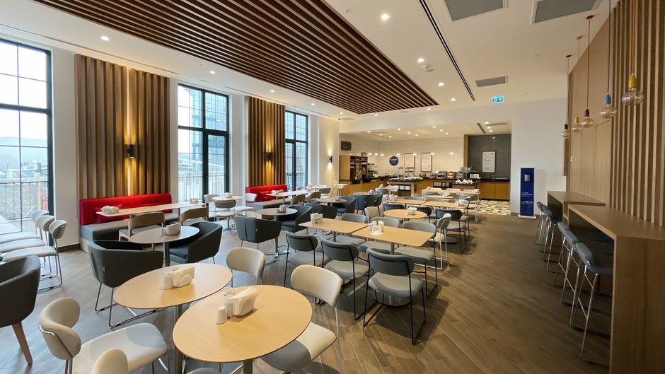 Holiday Inn Express Airport Restaurant