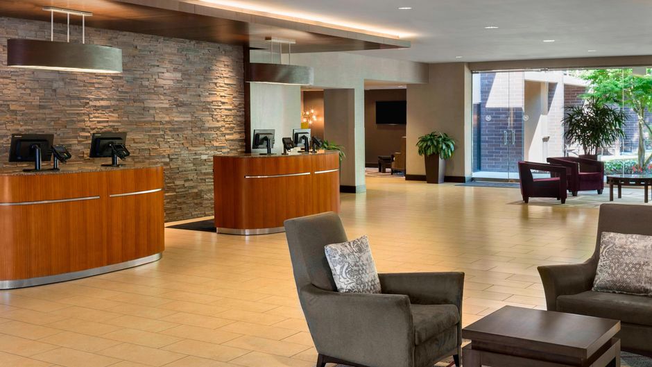 Sheraton Vancouver Airport Hotel Exterior