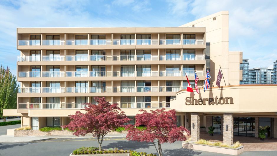 Sheraton Vancouver Airport Hotel Exterior